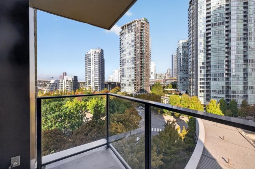 906-455 Beach Crescent, Vancouver, BC 