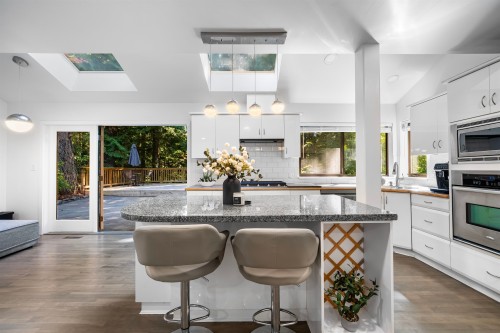 5520 Huckleberry Lane, North Vancouver, BC 