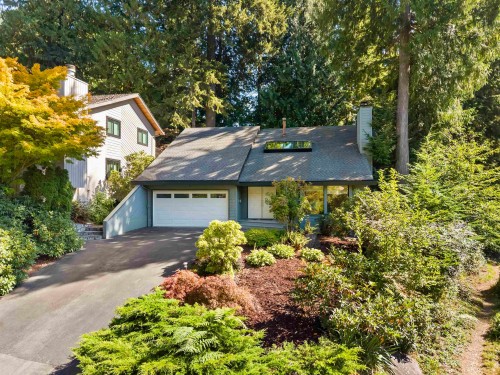 5520 Huckleberry Lane, North Vancouver, BC 