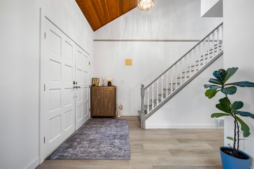 5520 Huckleberry Lane, North Vancouver, BC 