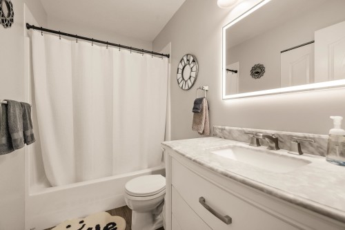 24327 102 Avenue, Maple Ridge, BC 