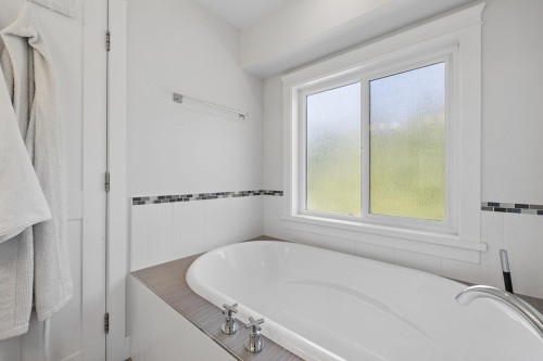 24371 104 Avenue, Maple Ridge, BC 