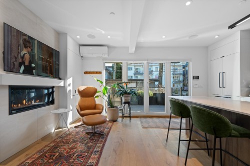 2142 1St Avenue W, Vancouver, BC 