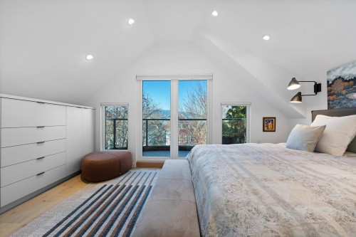 2142 1St Avenue W, Vancouver, BC 