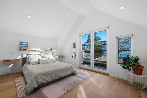 2142 1St Avenue W, Vancouver, BC 