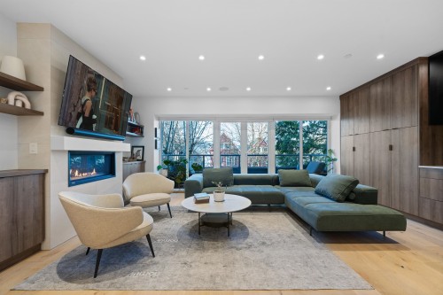 2142 1St Avenue W, Vancouver, BC 
