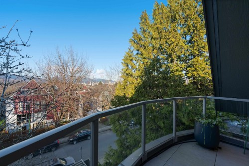 2142 1St Avenue W, Vancouver, BC 