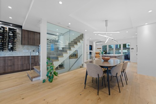 2142 1St Avenue W, Vancouver, BC 