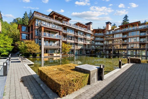208-3606 Aldercrest Drive, North Vancouver, BC 