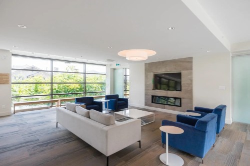 208-3606 Aldercrest Drive, North Vancouver, BC 