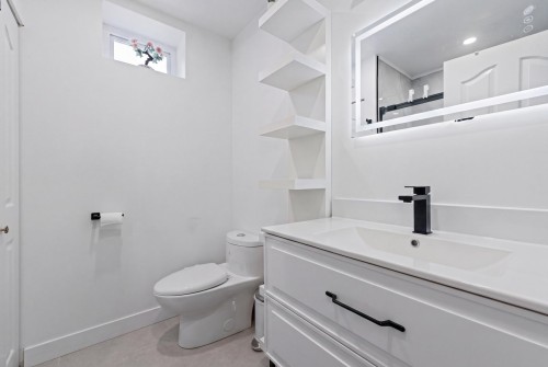 1154 Harold Road, North Vancouver, BC 