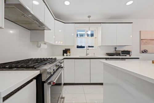 1154 Harold Road, North Vancouver, BC 