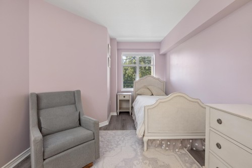 201-1140 Strathaven Drive, North Vancouver, BC 