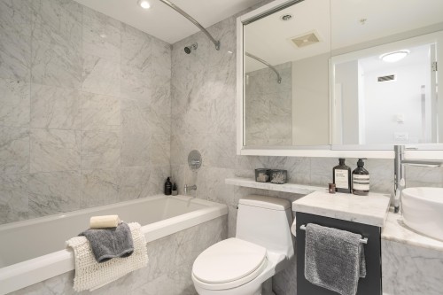 2110-833 Seymour Street, Vancouver, BC 
