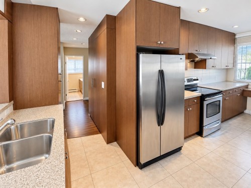 1215 48Th Avenue E, Vancouver, BC 