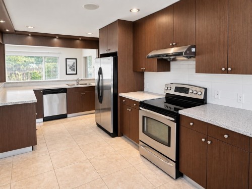 1215 48Th Avenue E, Vancouver, BC 