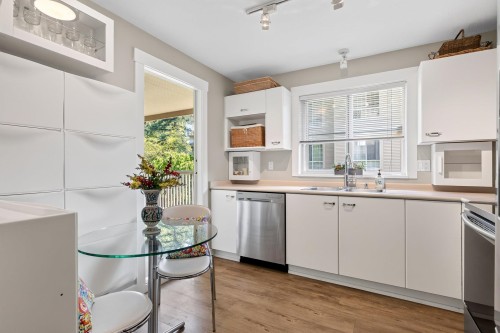 214-1242 Town Centre Boulevard, Coquitlam, BC 
