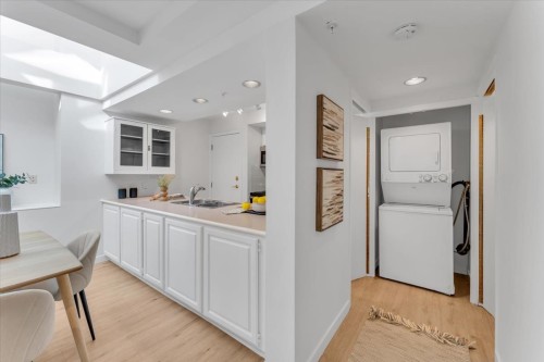1939 12Th Avenue W, Vancouver, BC 