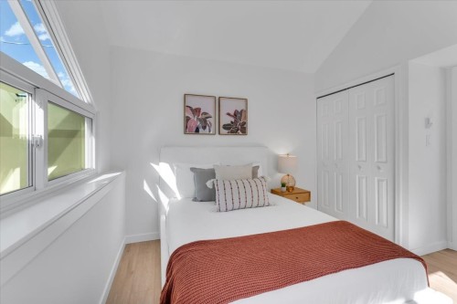 1939 12Th Avenue W, Vancouver, BC 