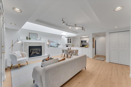 1939 12Th Avenue W, Vancouver, BC 