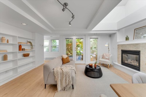 1939 12Th Avenue W, Vancouver, BC 