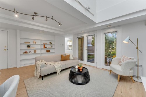 1939 12Th Avenue W, Vancouver, BC 