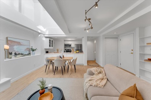 1939 12Th Avenue W, Vancouver, BC 