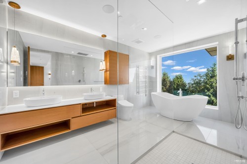 535 Craigmohr Drive, West Vancouver, BC 