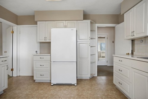 657 Keith Road E, North Vancouver, BC 