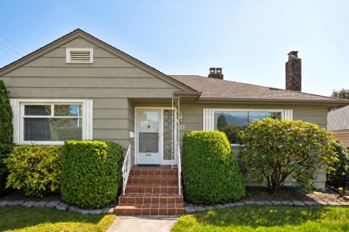 657 Keith Road E, North Vancouver, BC 