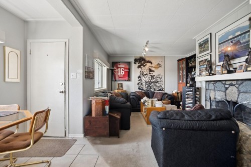 657 Keith Road E, North Vancouver, BC 