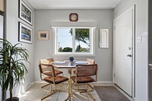 657 Keith Road E, North Vancouver, BC 