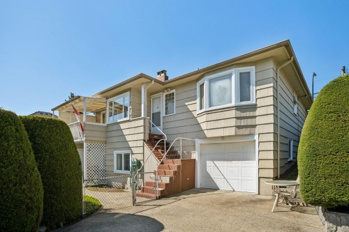 657 Keith Road E, North Vancouver, BC 