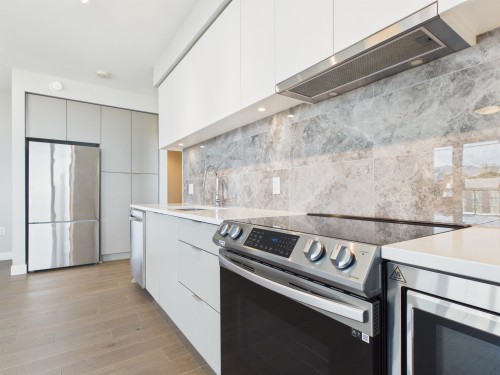 1301-8761 University Crescent, Burnaby, BC 