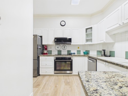 414-5262 Oakmount Crescent, Burnaby, BC 