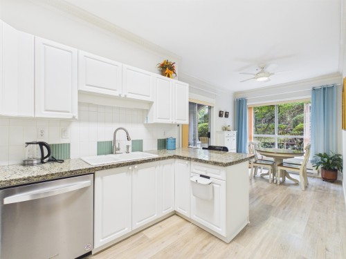 414-5262 Oakmount Crescent, Burnaby, BC 