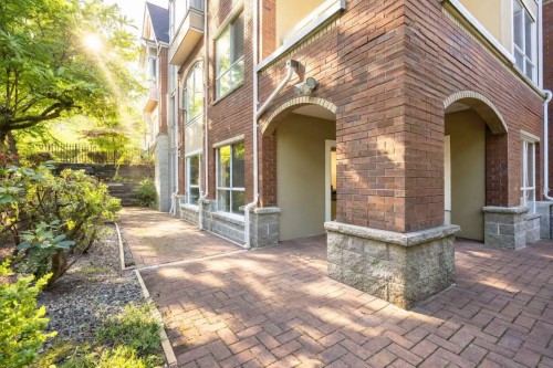 414-5262 Oakmount Crescent, Burnaby, BC 