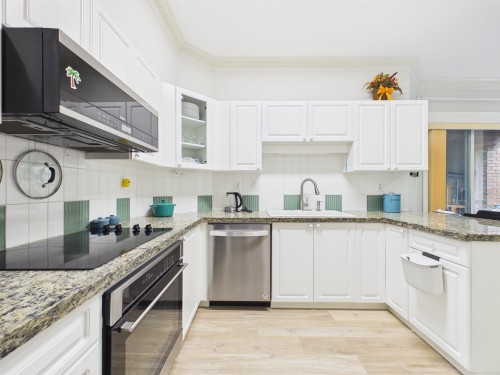 414-5262 Oakmount Crescent, Burnaby, BC 