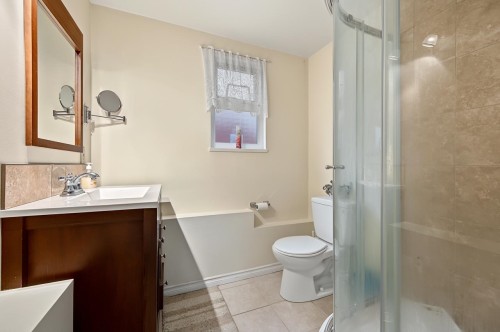 1090 35Th Avenue E, Vancouver, BC 