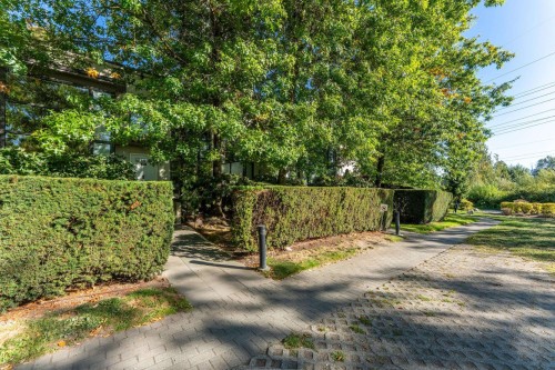 TH6-4182 Dawson Street  Burnaby, BC V5C 4B1
