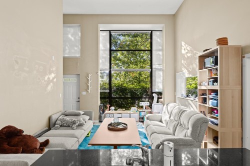 Th6-4182 Dawson Street, Burnaby, BC 