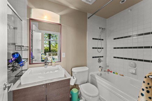 Th6-4182 Dawson Street, Burnaby, BC 
