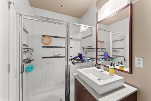 Th6-4182 Dawson Street, Burnaby, BC 