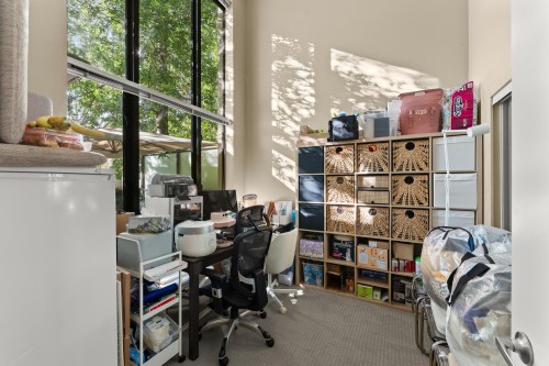 Th6-4182 Dawson Street, Burnaby, BC 