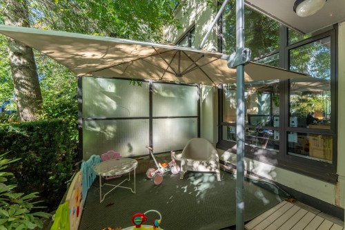 Th6-4182 Dawson Street, Burnaby, BC 