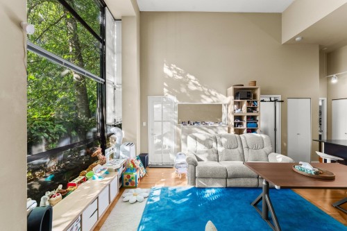 Th6-4182 Dawson Street, Burnaby, BC 