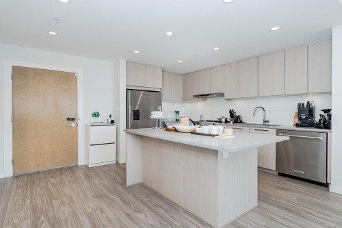 416-6438 Byrnepark Drive, Burnaby, BC 