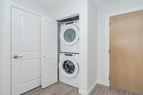 416-6438 Byrnepark Drive, Burnaby, BC 