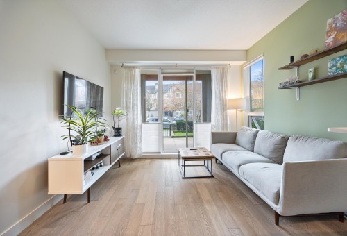 209-3399 Noel Drive, Burnaby, BC 