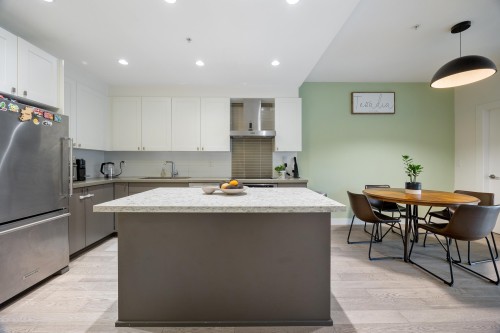 209-3399 Noel Drive, Burnaby, BC 
